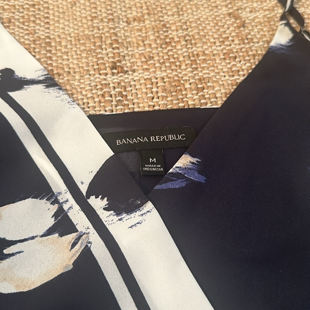 Banana Republic Side-Tie Wrap Tank Catherine Animal Print Navy Blue & White M - Picture 4 of 5